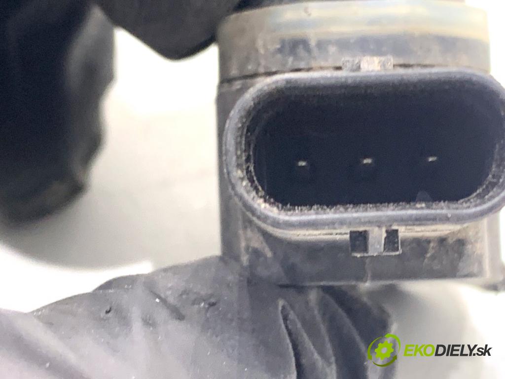 VOLVO V40 liftback 2016 88 kW D2 1969 snímač PDC 31445160