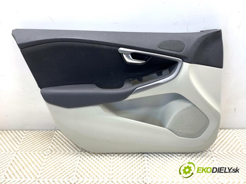 VOLVO V40 liftback 2016 88 kW D2 1969 čalúnenie Dvere ľavy predný 1319932