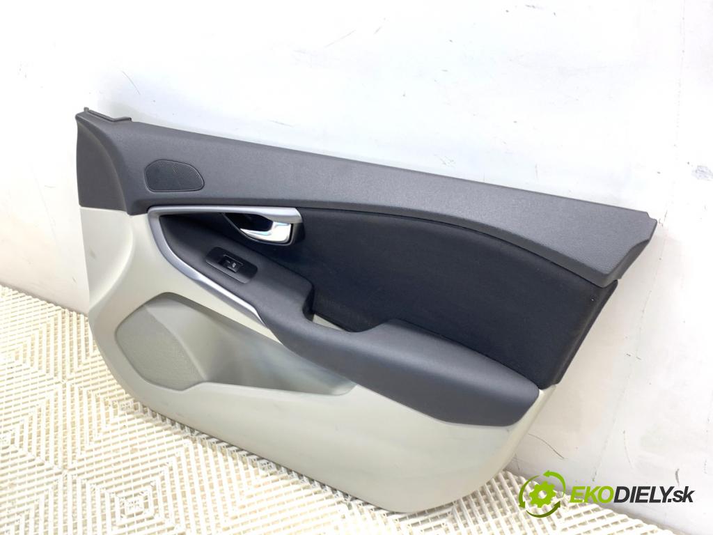 VOLVO V40 liftback 2016 88 kW D2 1969 čalúnenie Dvere pravy predný 1319933