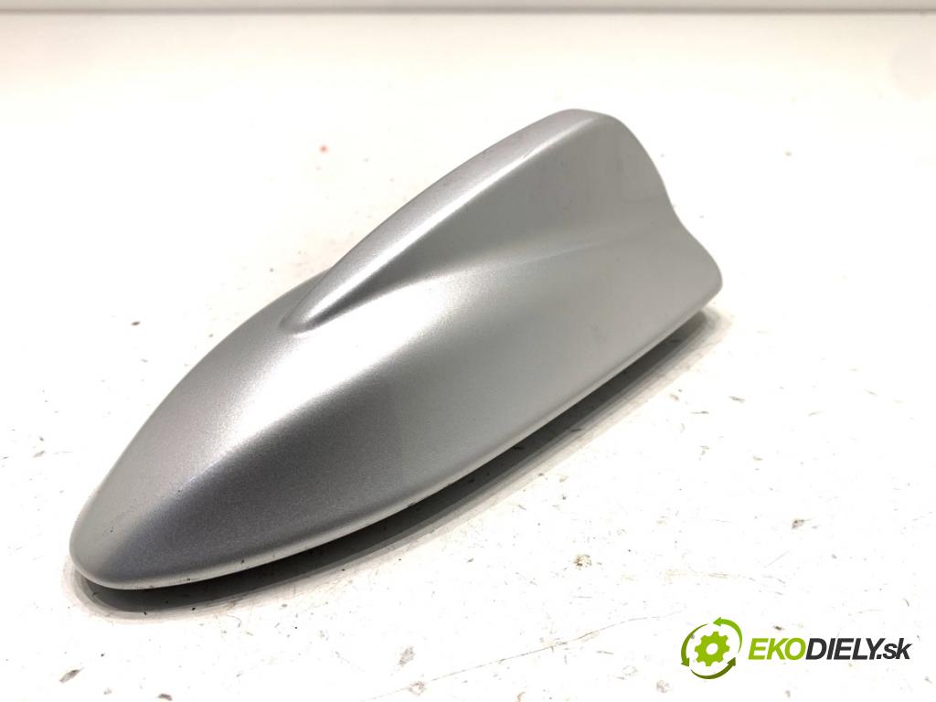 VOLVO V40 liftback 2016 88 kW D2 1969 ANTENA 31667592