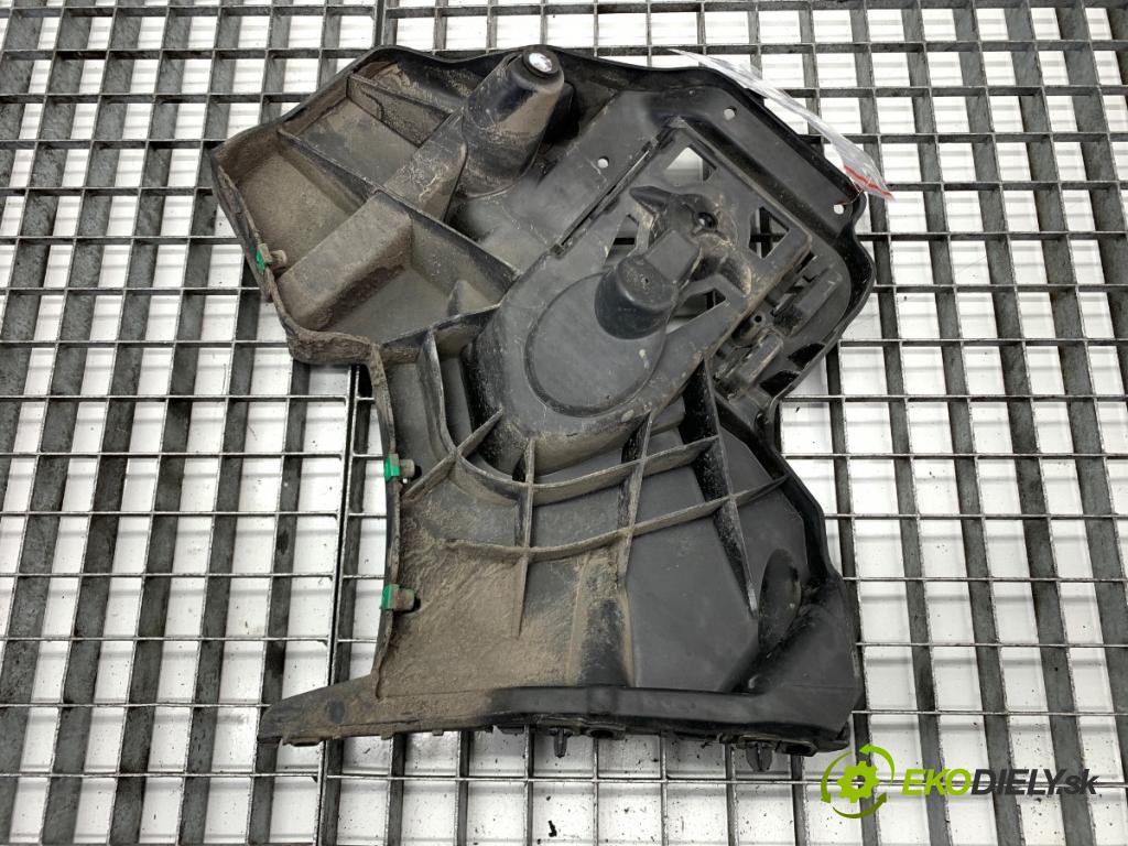 VOLVO V40 liftback 2016 88 kW D2 1969 Úchyt nárazníka ľavy zad 31395103