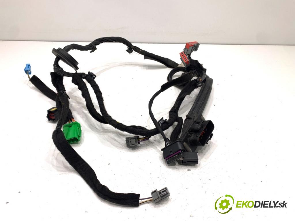 VOLVO V40 liftback 2016 88 kW D2 1969 káblovačka dveře přední část pravý 31334104