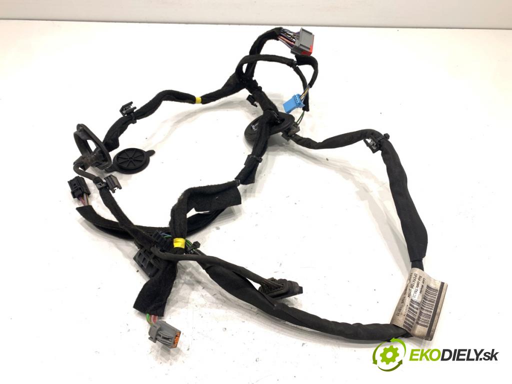 VOLVO V40 liftback 2016 88 kW D2 1969 káblovačka dveře zadní část levý 31313717