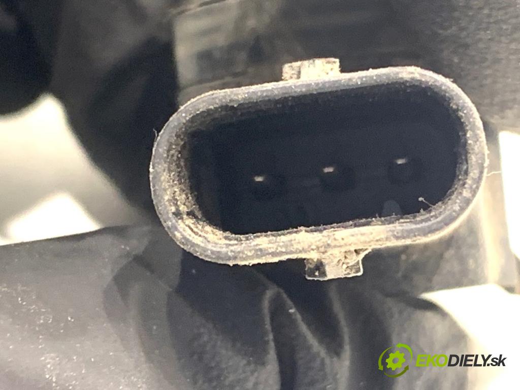 VOLVO V40 liftback 2016 88 kW D2 1969 Snímač PDC 31445162