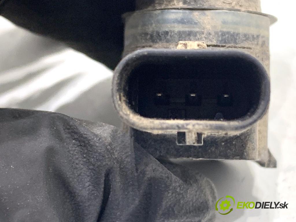 VOLVO V40 liftback 2016 88 kW D2 1969 snímač PDC 31445162