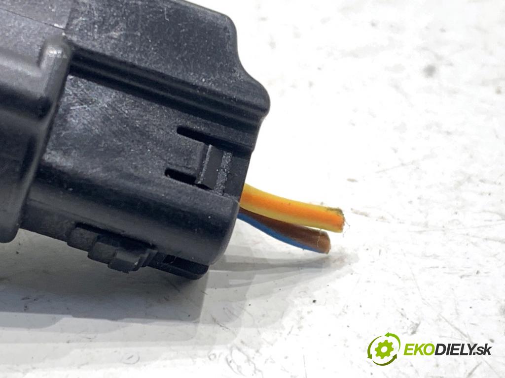 VOLVO V40 liftback 2016 88 kW D2 1969 snímač nárazu 31387891 (Snímač nárazu)