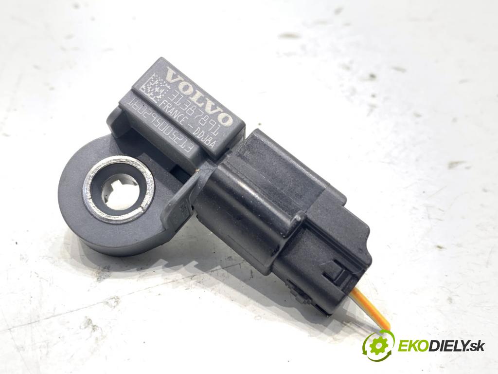 VOLVO V40 liftback 2016 88 kW D2 1969 Snímač nárazu 31387891 (Snímač nárazu)