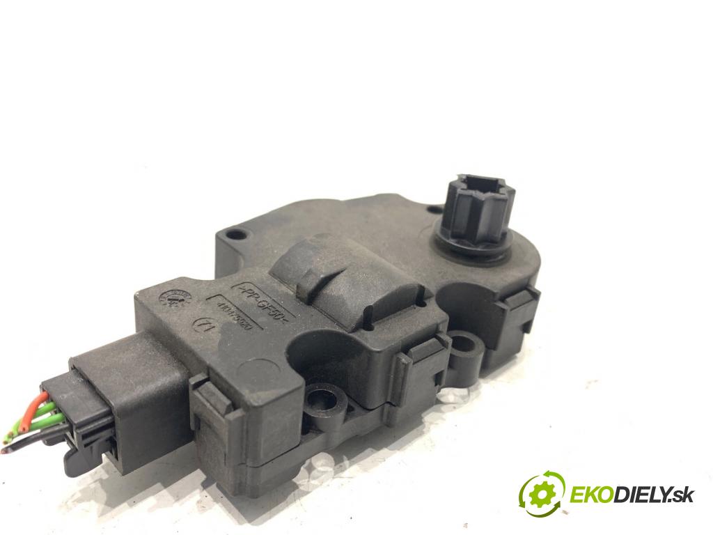 VOLVO V40 liftback 2016 88 kW D2 1969 motor topení 19E616-AA