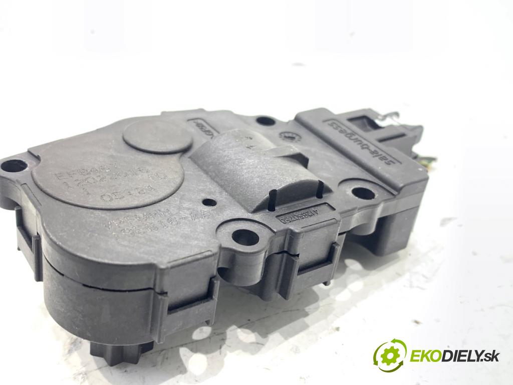 VOLVO V40 liftback 2016 88 kW D2 1969 motor topení 19E616-AA