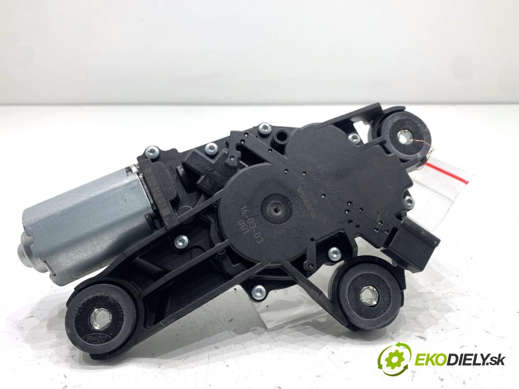 VOLVO V40 liftback 2016 88 kW D2 1969 motor stěračů zadní část 31294492