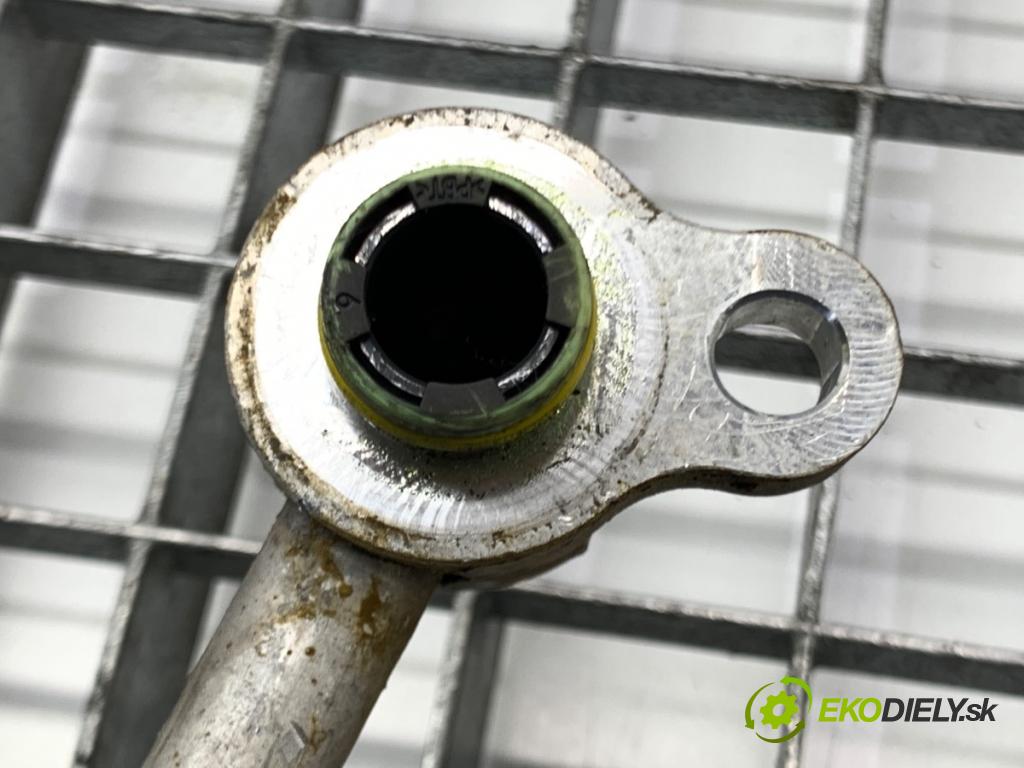 VOLVO V40 liftback 2016 88 kW D2 1969 rúrka klimatizace  (Trubka klimatizace)