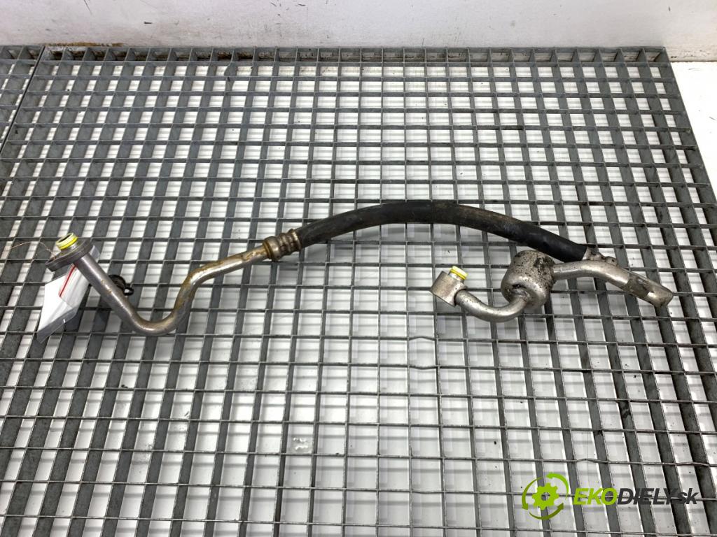 VOLVO V40 liftback 2016 88 kW D2 1969 rúrka klimatizace  (Trubka klimatizace)