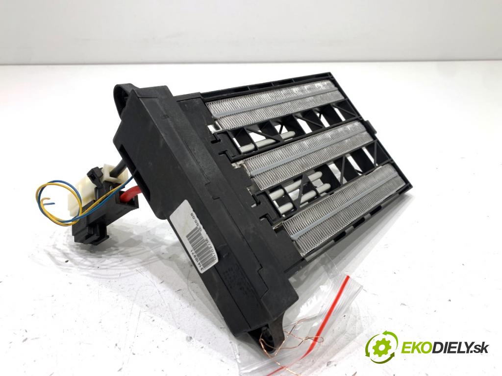 VOLVO V40 liftback 2016 88 kW D2 1969 topné těleso radiátor topení elektrická 31418971 (Radiátor topení)