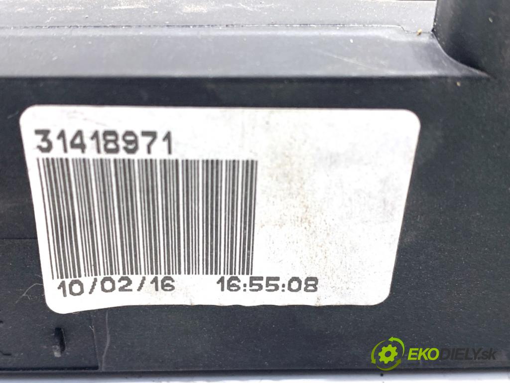 VOLVO V40 liftback 2016 88 kW D2 1969 topné těleso radiátor topení elektrická 31418971 (Radiátor topení)