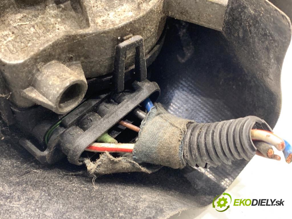 FIAT PANDA II liftback 2003 40 kW 1.1 (169.AXA1A) 1108 mechanismus stěračů přední část  (Motorek stěračů přední)