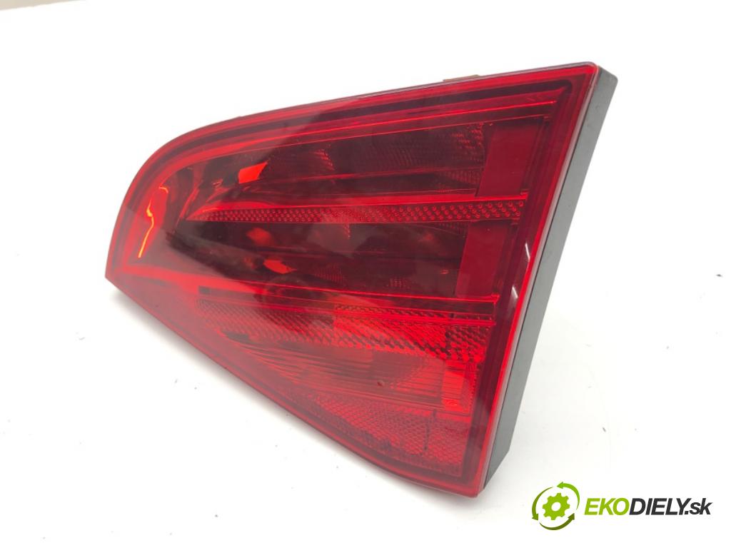 AUDI A4 B8 sedan 2009 105 kW 2.0 TDI 1968 světlo zadní část pravá vnitřní  (Klika dveří ostatní)