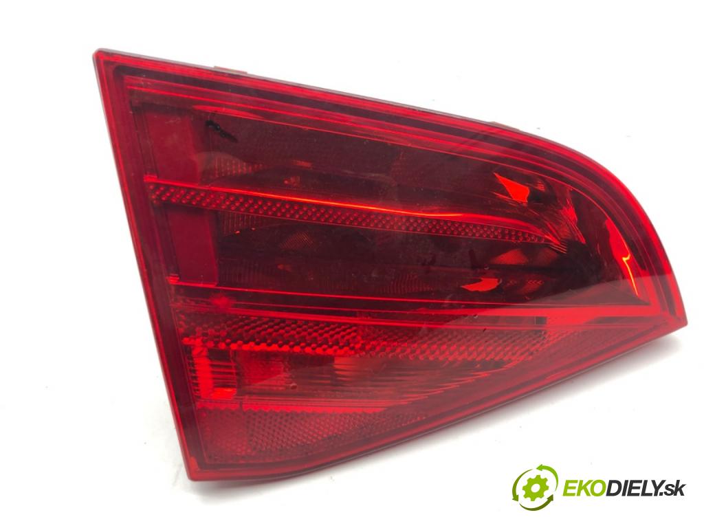 AUDI A4 B8 sedan 2009 105 kW 2.0 TDI 1968 světlo zadní část levá strana vnitřní  (Klika dveří ostatní)