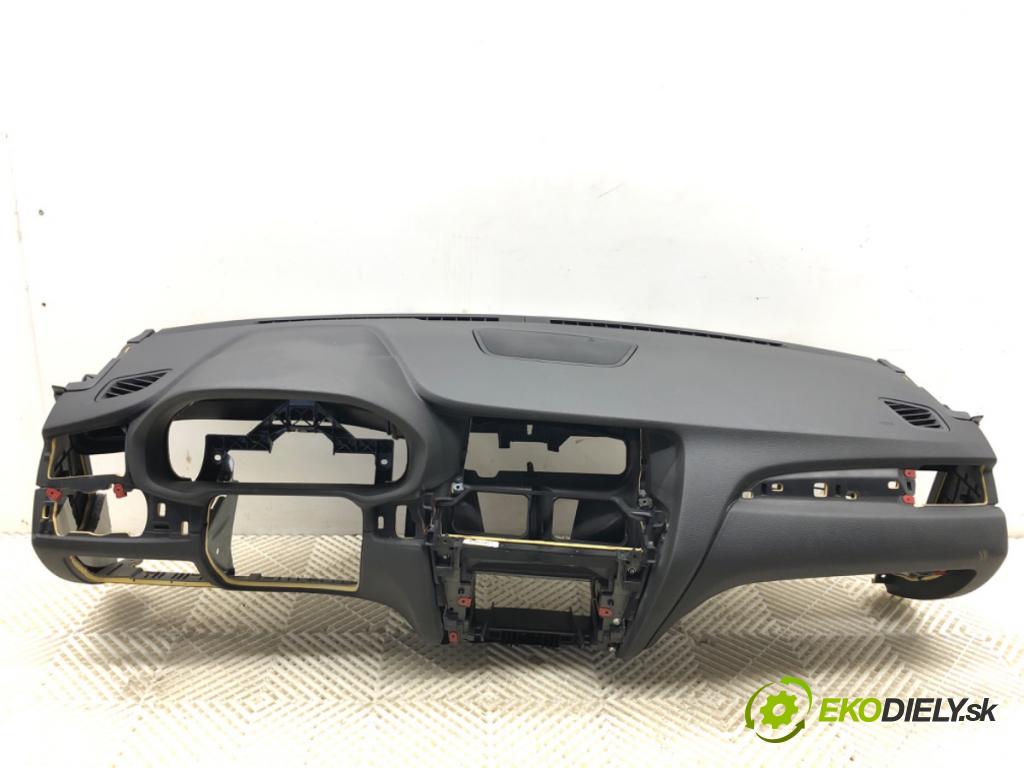 BMW F25 SUV 2013 190 kW xDrive 30 d 2993 palubní doska POLŠTÁŘ: spolujezdce 