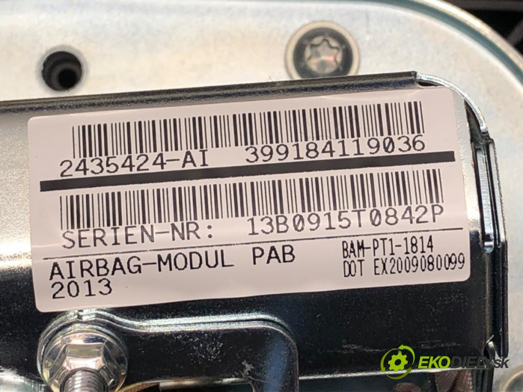 BMW F25 SUV 2013 190 kW xDrive 30 d 2993 palubní doska POLŠTÁŘ: spolujezdce