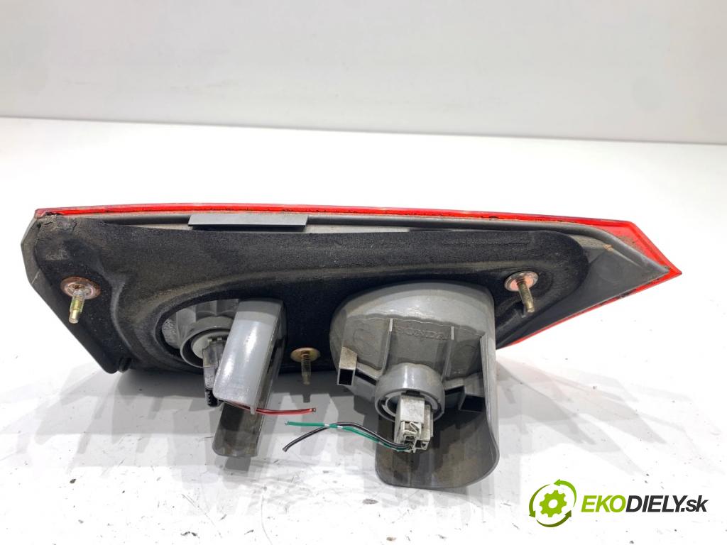 HONDA ACCORD VII sedan 2004 103 kW 2.2 i-CTDi (CN1) 2204 světlo zadní část pravá vnitřní  (Klika dveří ostatní)