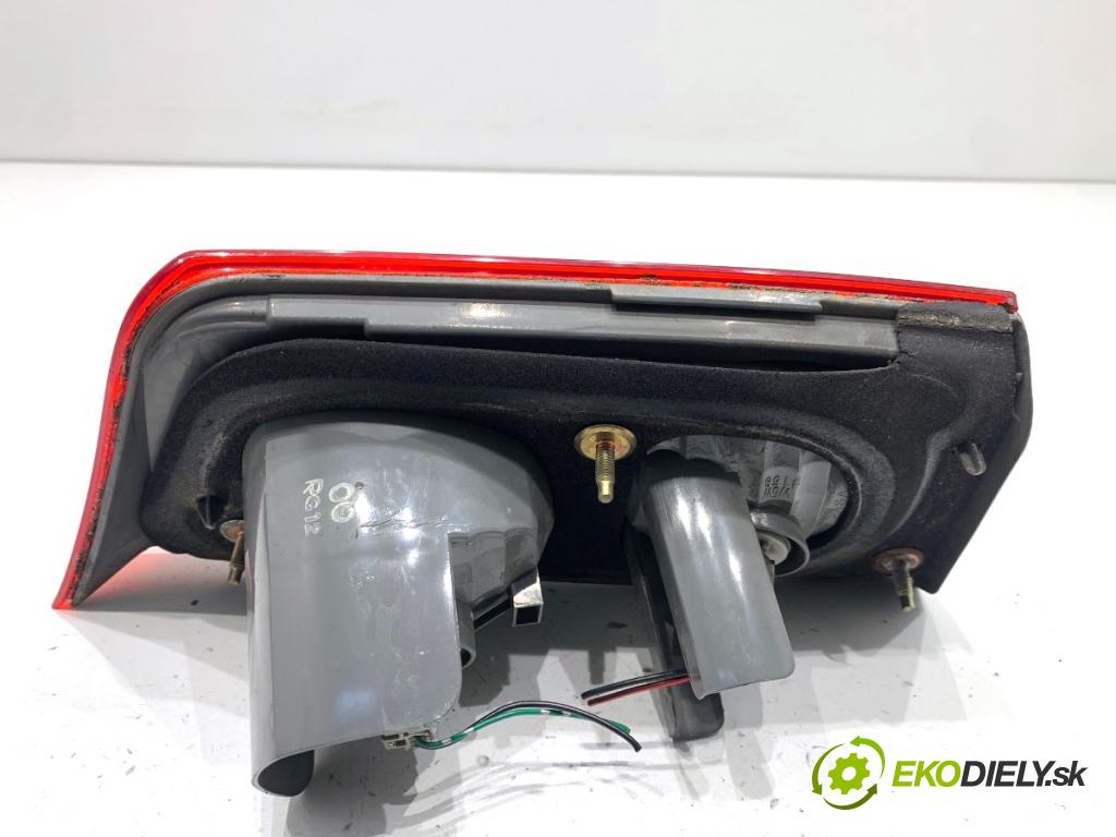 HONDA ACCORD VII sedan 2004 103 kW 2.2 i-CTDi (CN1) 2204 světlo zadní část pravá vnitřní  (Klika dveří ostatní)