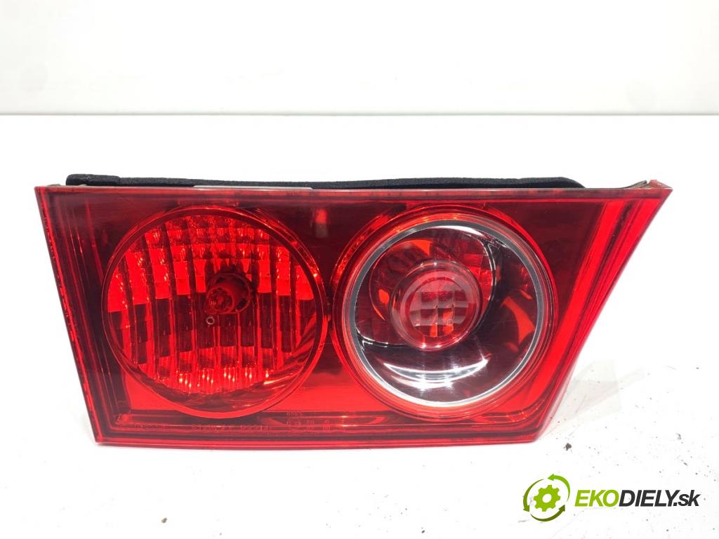 HONDA ACCORD VII sedan 2004 103 kW 2.2 i-CTDi (CN1) 2204 světlo zadní část levá strana vnitřní  (Klika dveří ostatní)