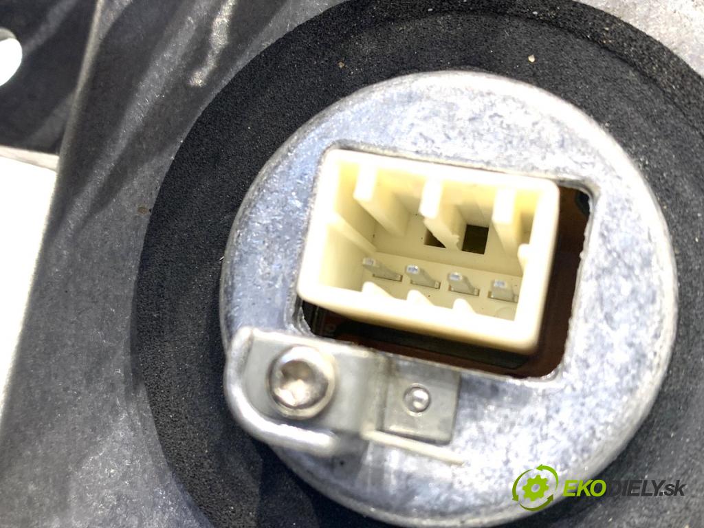 HONDA ACCORD VII sedan 2004 103 kW 2.2 i-CTDi (CN1) 2204 měnič XENON X6T02981 (Řídící jednotka xenonu)