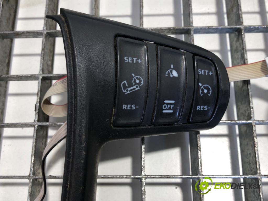 DAF XF Ciągnik siodłowy 2014 375 kW FT 510 375 kW [510 KM] olej napędowy 2012 - 2022 12900 SPÍNAČE: volantu