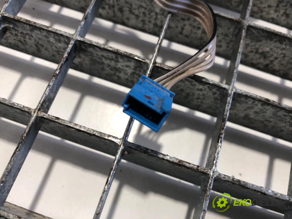 DAF XF Ciągnik siodłowy 2014 375 kW FT 510 375 kW [510 KM] olej napędowy 2012 - 2022 12900 SPÍNAČE: volantu