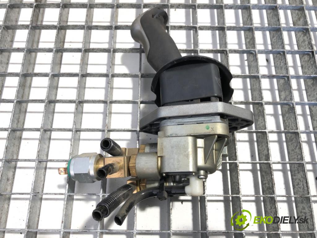 DAF XF Ciągnik siodłowy 2014 375 kW FT 510 375 kW [510 KM] olej napędowy 2012 - 2022 12900 kulisa brzdy ruční brzdy 1845501