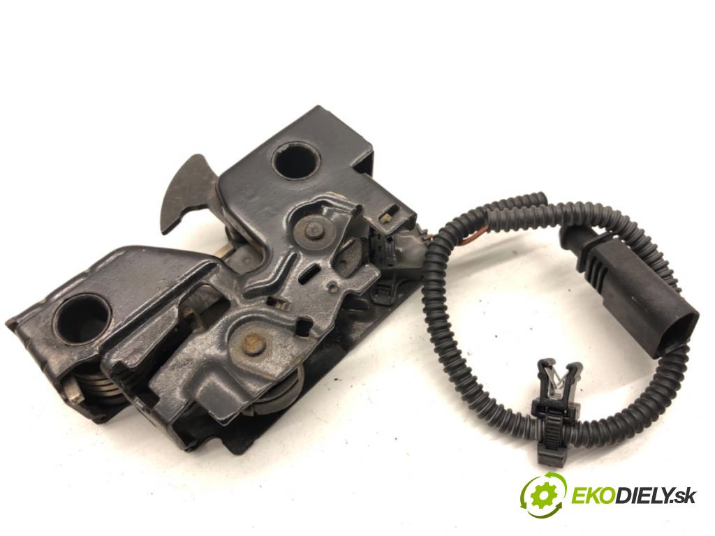 SEAT IBIZA IV Kombi 2014 51 kW 1.2 1198 zámok kapoty predný 