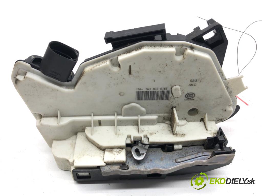SEAT IBIZA IV Kombi 2014 51 kW 1.2 1198 zámok Dvere pravy predný 5N1837016E