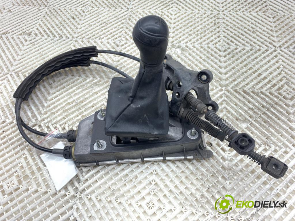 SEAT IBIZA IV Kombi 2014 51 kW 1.2 1198 kulisa 6Q0711049CG (Řadicí páka (kulisa) )