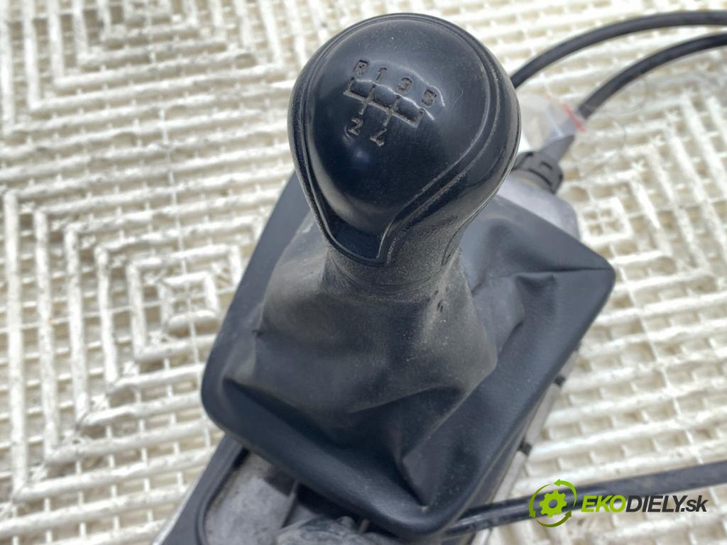 SEAT IBIZA IV Kombi 2014 51 kW 1.2 1198 kulisa 6Q0711049CG (Řadicí páka (kulisa) )