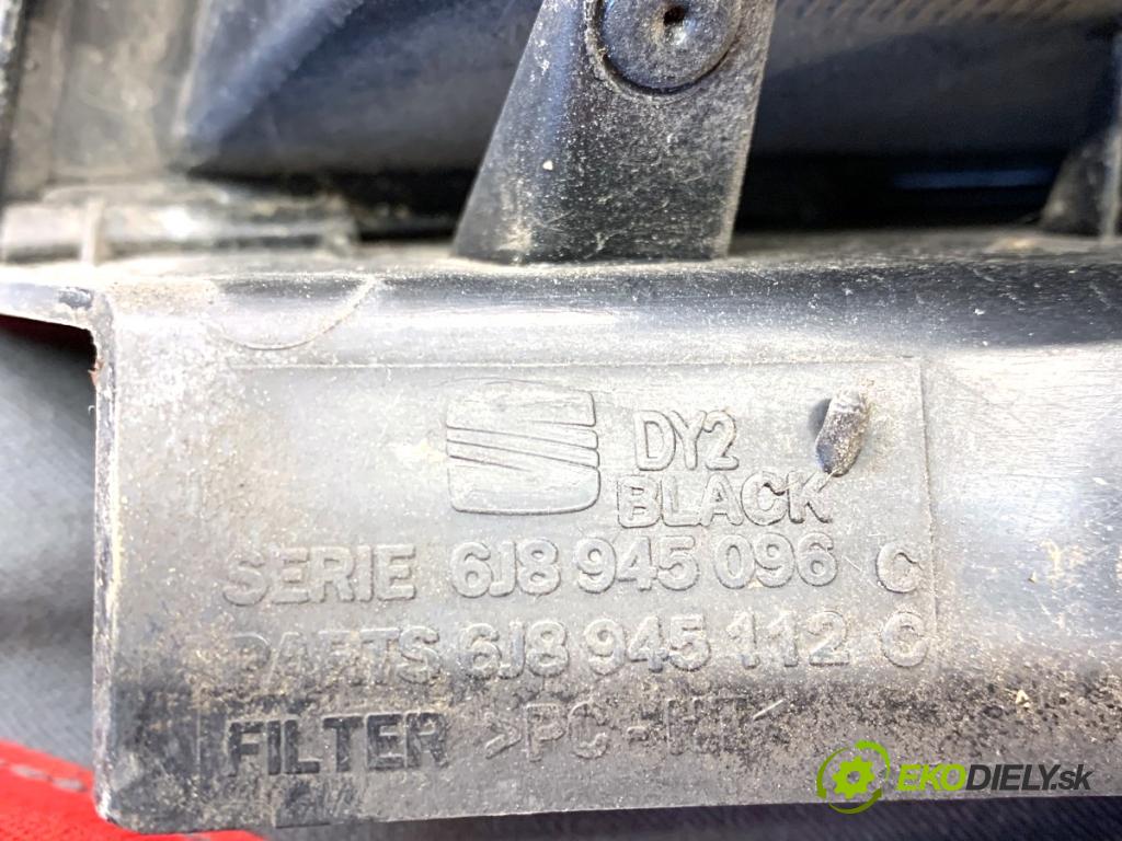 SEAT IBIZA IV Kombi 2014 51 kW 1.2 1198 světlo pravý zadní část 6J8945096C