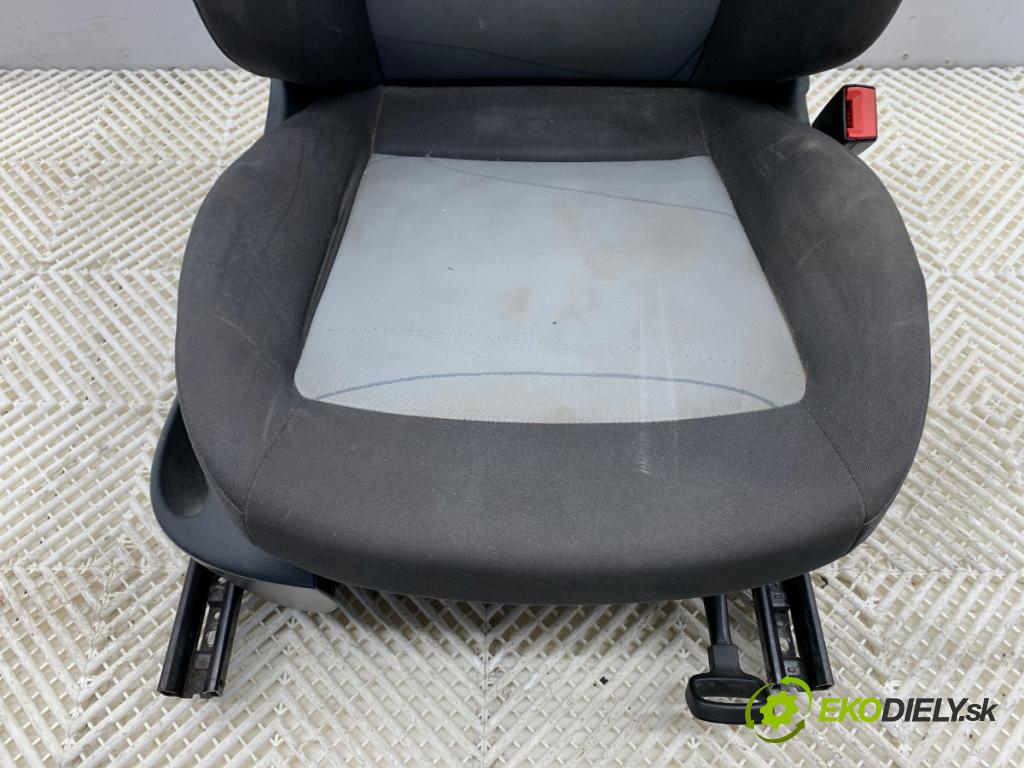 SEAT IBIZA IV Kombi 2014 51 kW 1.2 1198 sedadlo pravý přední část