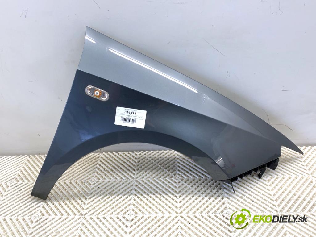 SEAT IBIZA IV Kombi 2014 51 kW 1.2 1198 Blatník pravy predný LX7R