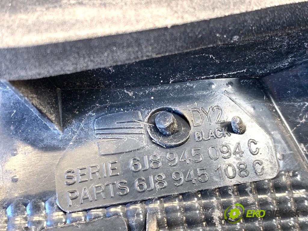 SEAT IBIZA IV Kombi 2014 51 kW 1.2 1198 světlo zadní část pravá vnitřní 6J8945094C (Klika dveří ostatní)
