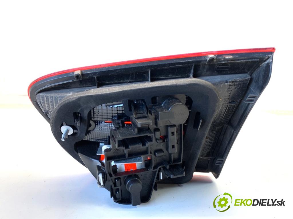 SEAT IBIZA IV Kombi 2014 51 kW 1.2 1198 světlo zadní část levá strana vnitřní 6J8945093C (Klika dveří ostatní)