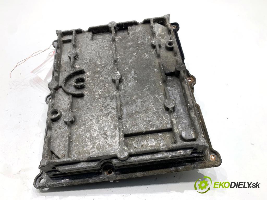 SMART FORTWO coupe 2004 30 kW 0.8 CDI (450.300, 450.301, 450.302, 450.303, 450.306) 799 řídící jednotka motora 0002749V001 (Řídicí jednotka)