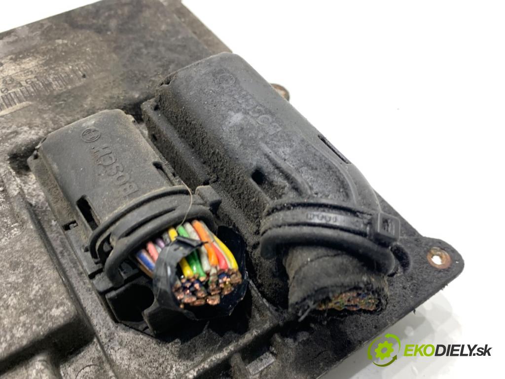 SMART FORTWO coupe 2004 30 kW 0.8 CDI (450.300, 450.301, 450.302, 450.303, 450.306) 799 řídící jednotka motora 0002749V001 (Řídicí jednotka)