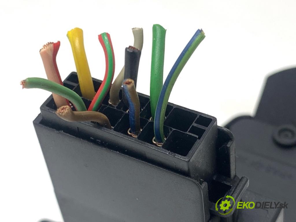 SMART FORTWO coupe 2004 30 kW 0.8 CDI (450.300, 450.301, 450.302, 450.303, 450.306) 799 Prepínač kombinovaný 0001272V009 (Prepínacie páčky pod volantom)