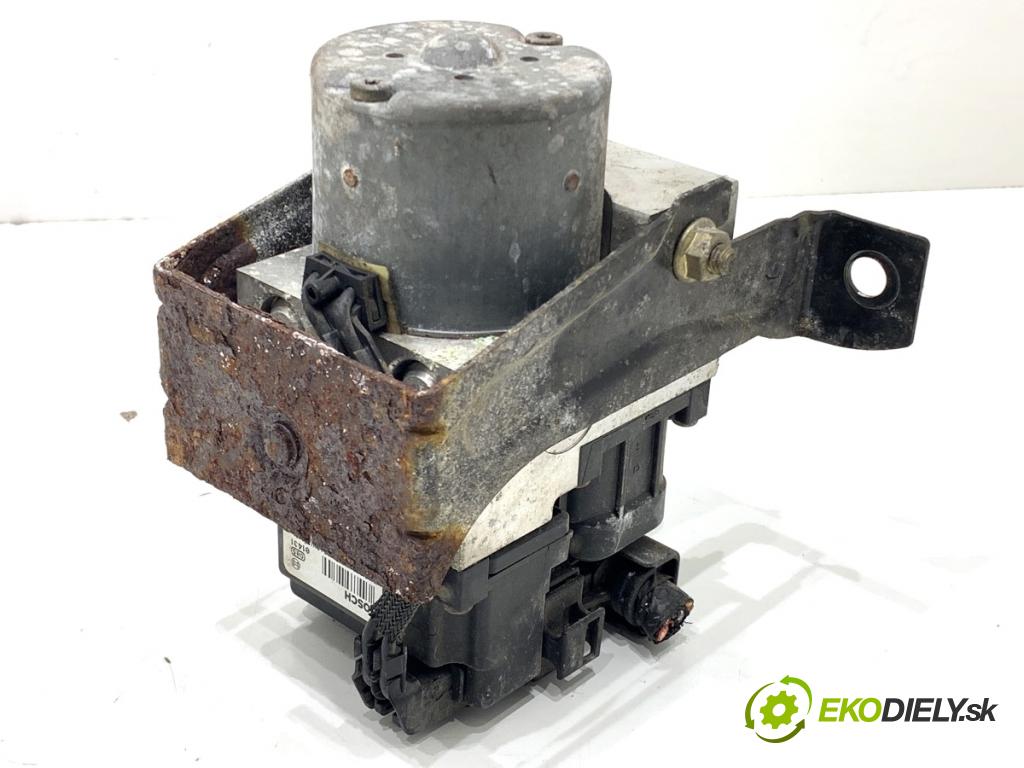 SMART FORTWO coupe 2004 30 kW 0.8 CDI (450.300, 450.301, 450.302, 450.303, 450.306) 799 Pumpa ABS 0273004530 (Pumpa ABS)