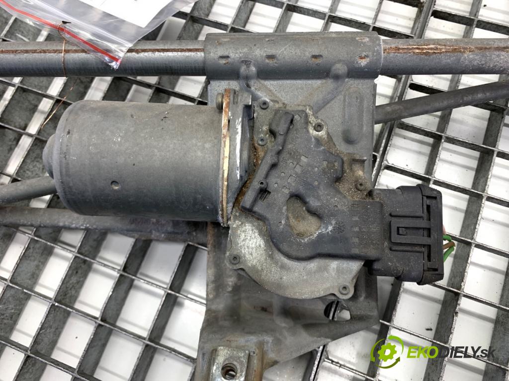 SMART FORTWO coupe 2004 30 kW 0.8 CDI (450.300, 450.301, 450.302, 450.303, 450.306) 799 Mechanizmus stieračov predný 404389 (Motorček stieračov predný)