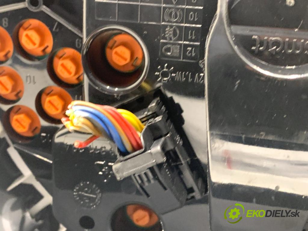 SMART FORTWO coupe 2004 30 kW 0.8 CDI (450.300, 450.301, 450.302, 450.303, 450.306) 799 Prístrojovka  (Prístrojová doska)