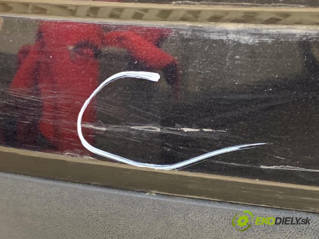 SKODA SUPERB III liftback 2018 110 kW 2.0 TDI 1968 nárazník zadní část LF9R (Klika dveří ostatní)