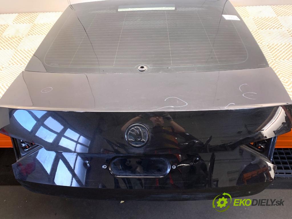 SKODA SUPERB III liftback 2018 110 kW 2.0 TDI 1968 kapota zad LF9R LF9R