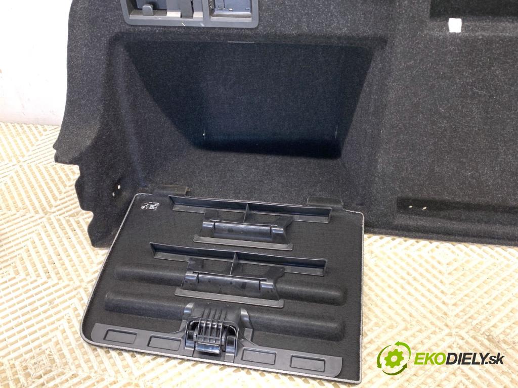 SKODA SUPERB III liftback 2018 110 kW 2.0 TDI 1968 čalúnenie kufra ľavy 3V5867427AK