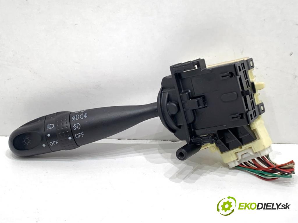 TOYOTA COROLLA E12 liftback 2002 66 kW 2.0 D-4D (CDE120_) 1995 přepínač směrovek  (Páčky pod volantem)