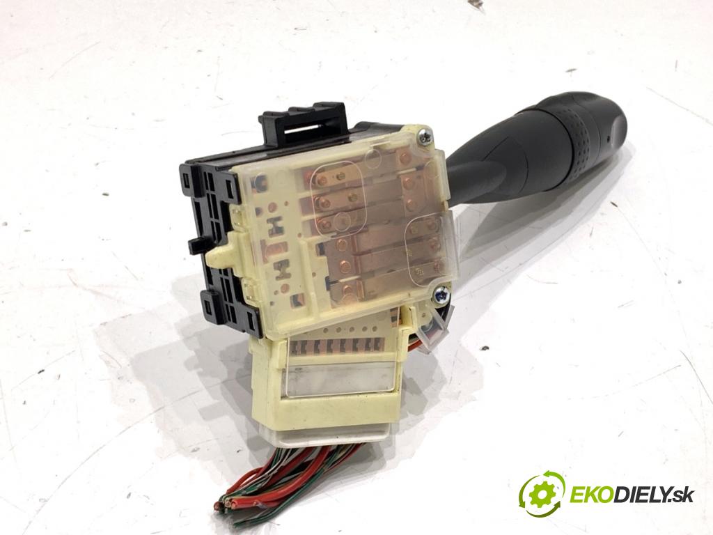 TOYOTA COROLLA E12 liftback 2002 66 kW 2.0 D-4D (CDE120_) 1995 přepínač směrovek  (Páčky pod volantem)